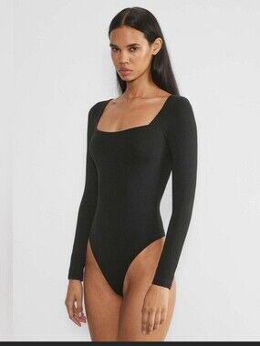 Aritzia Babaton Contour Black Long Sleeve Bodysuit